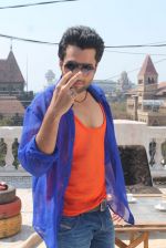 Jackky Bhagnani on location of his film Rangrezz for gangnam style psy track shoot in Mumbai on 22nd Feb 2013 (54).JPG